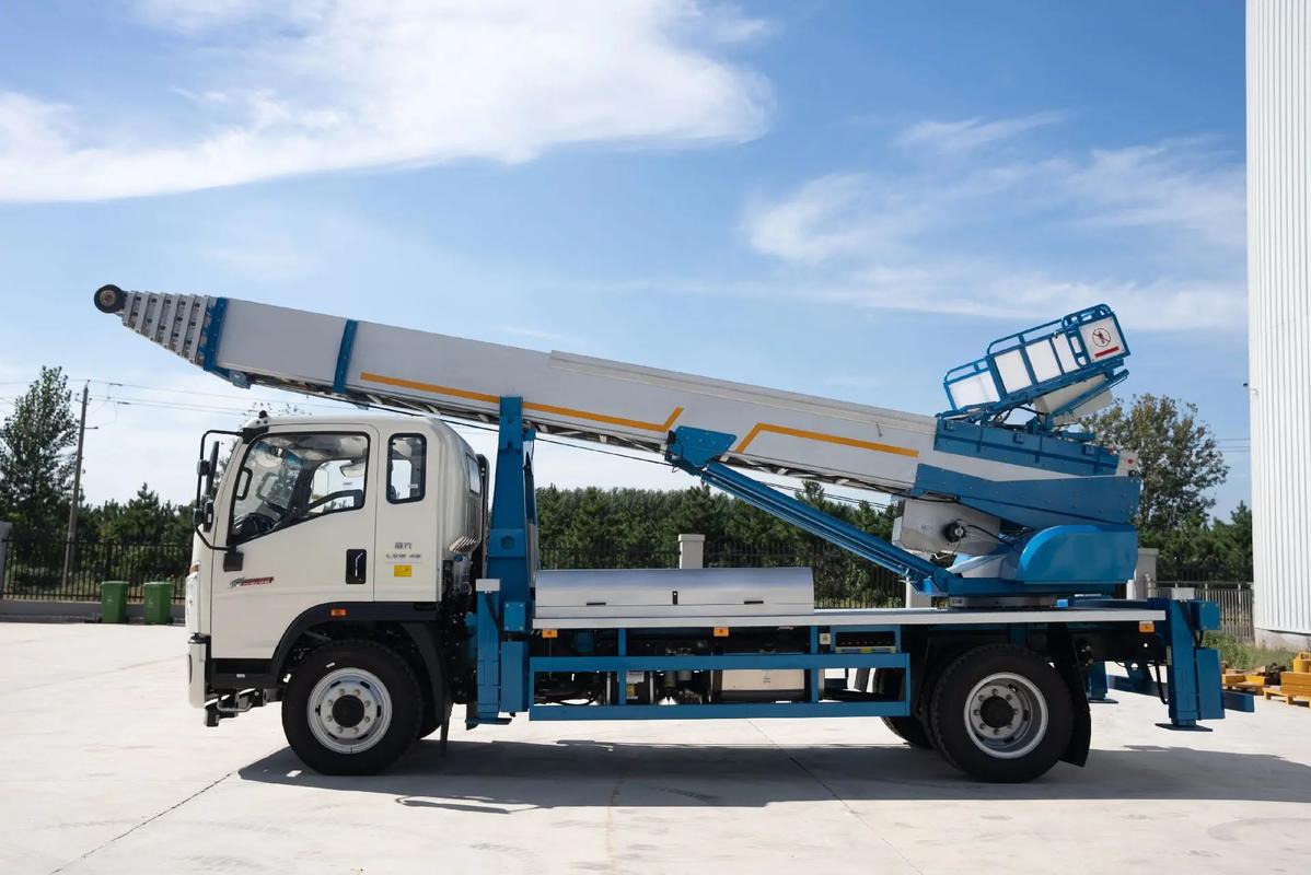 连云港云梯上料车租赁费用